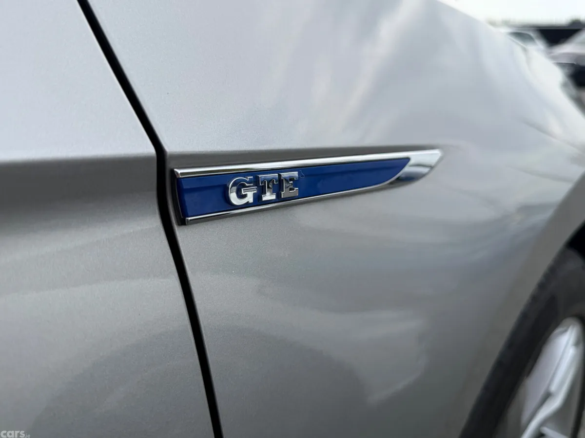 Volkswagen Passat Estate, Petrol Plug-in Hybrid, 2016, Silver