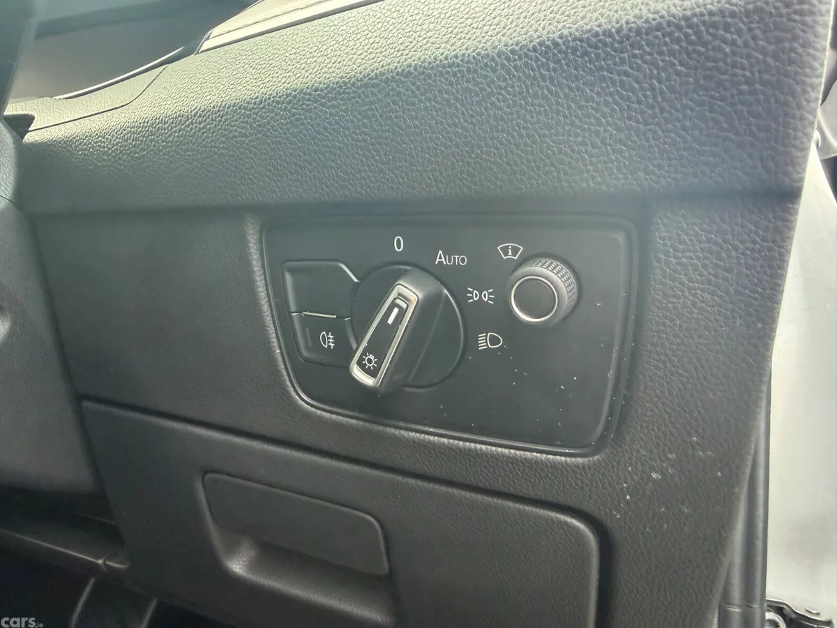 Volkswagen Passat Estate, Petrol Plug-in Hybrid, 2016, Silver