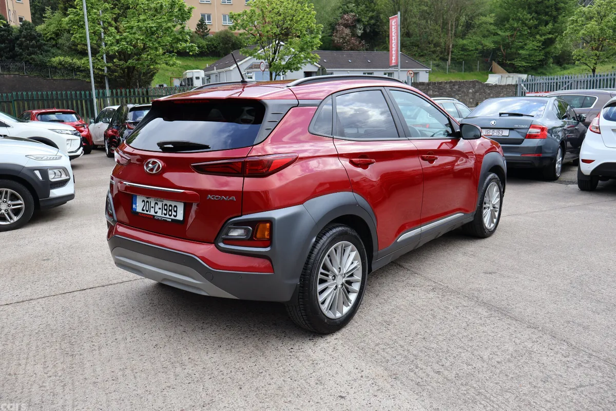 Hyundai KONA MPV, Petrol, 2020, Red