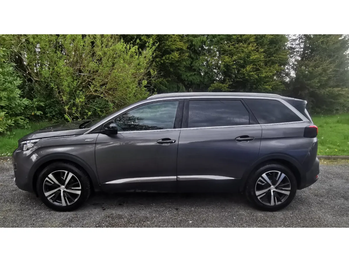 Peugeot 5008 MPV, Diesel, 2018, Black