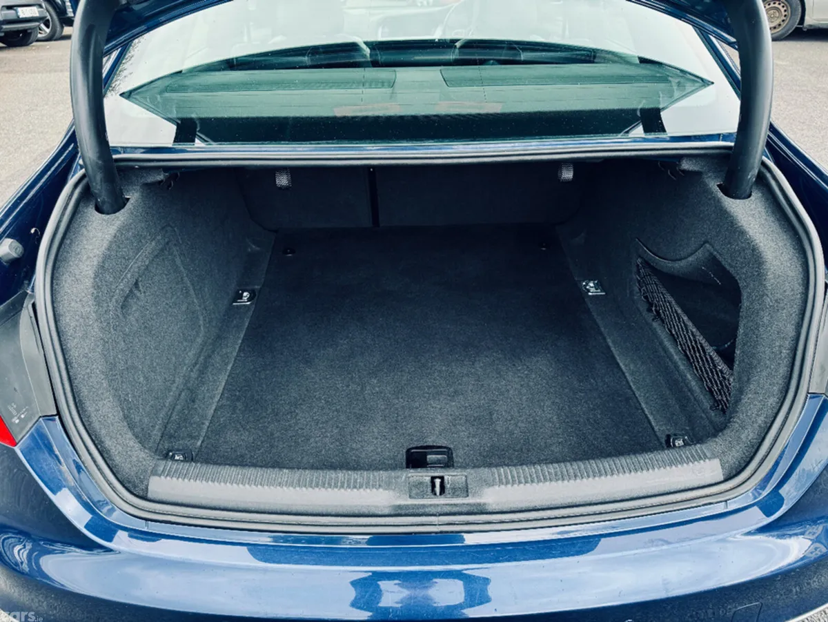 Audi A4 Saloon, Diesel, 2014, Blue