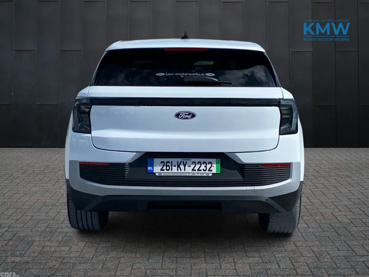 Ford Explorer MPV, Electric, 2026, White