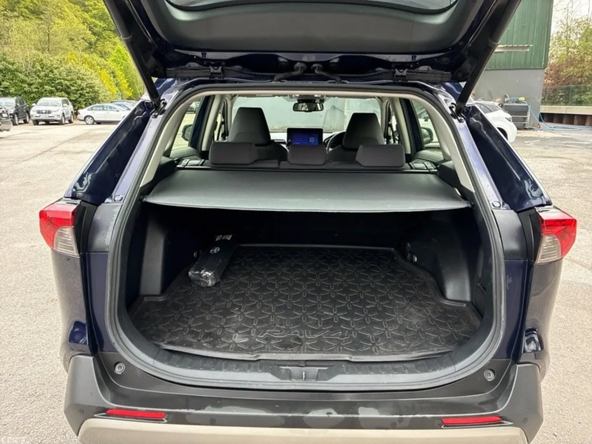 Toyota RAV4 SUV, Petrol Hybrid, 2023, Blue