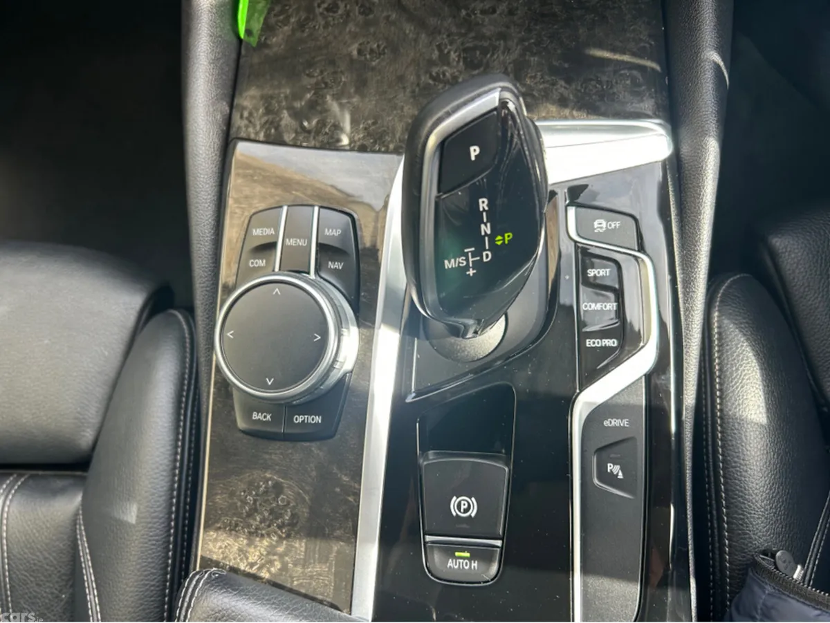 BMW 5-Series Saloon, Petrol Hybrid, 2017, Black