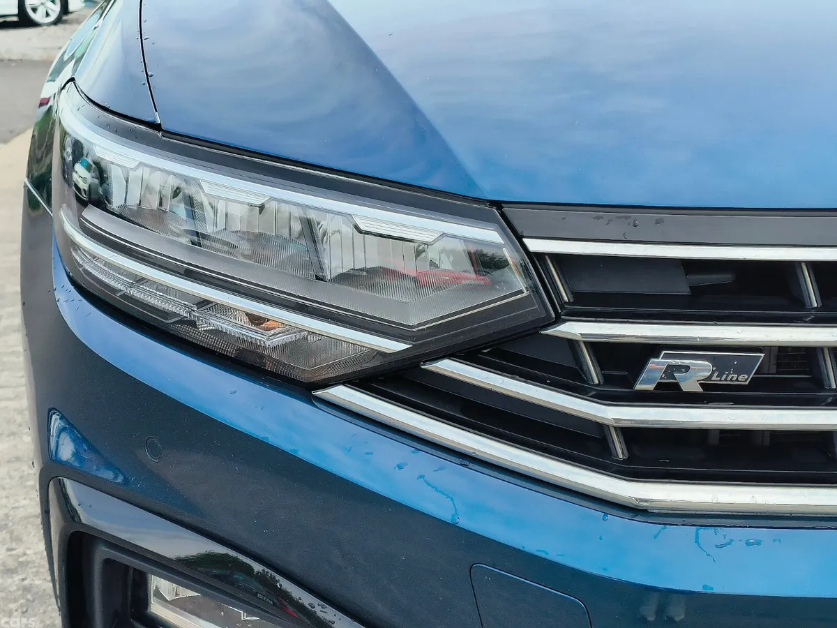 Volkswagen Passat Estate, Diesel, 2021, Blue