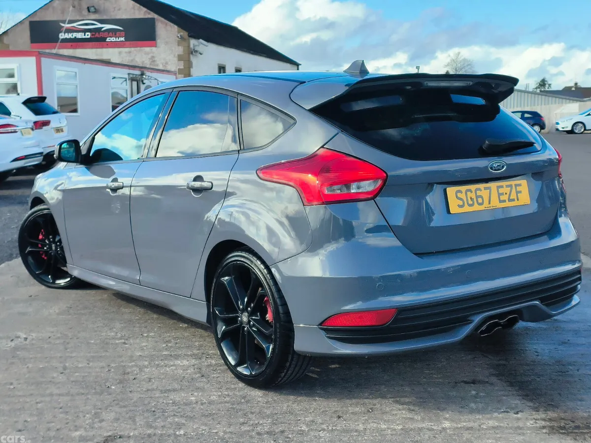 Ford Focus Hatchback, Diesel, 2017, Grey