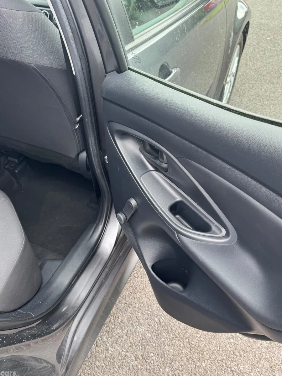Toyota Yaris Hatchback, Petrol, 2022, Grey