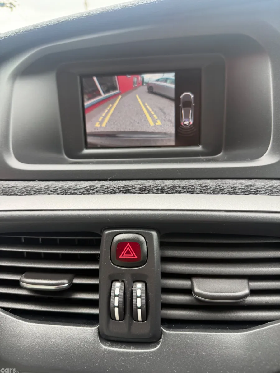 Volvo V40 Hatchback, Diesel, 2014, Black