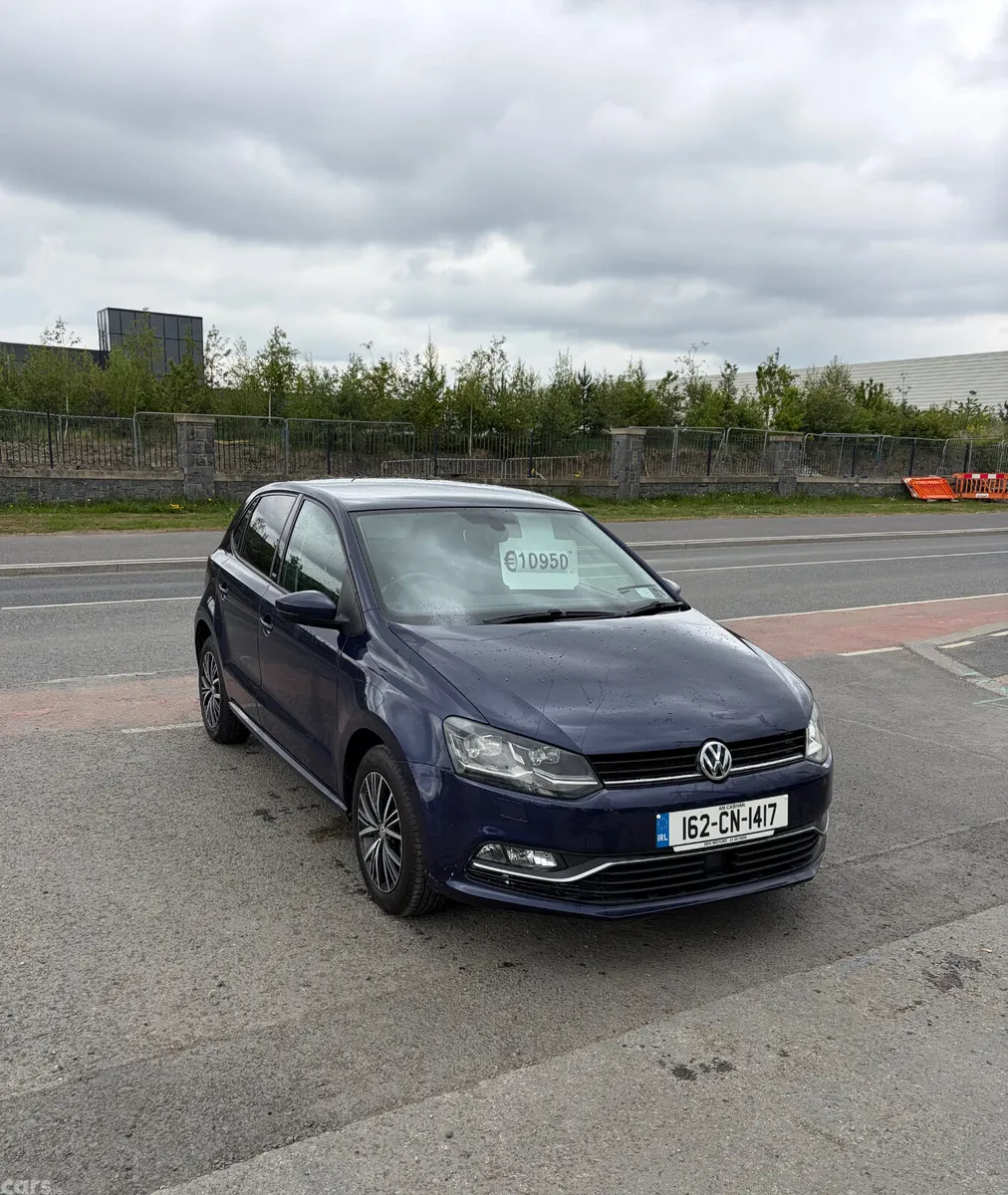 Volkswagen Polo Hatchback, Petrol, 2016, Blue