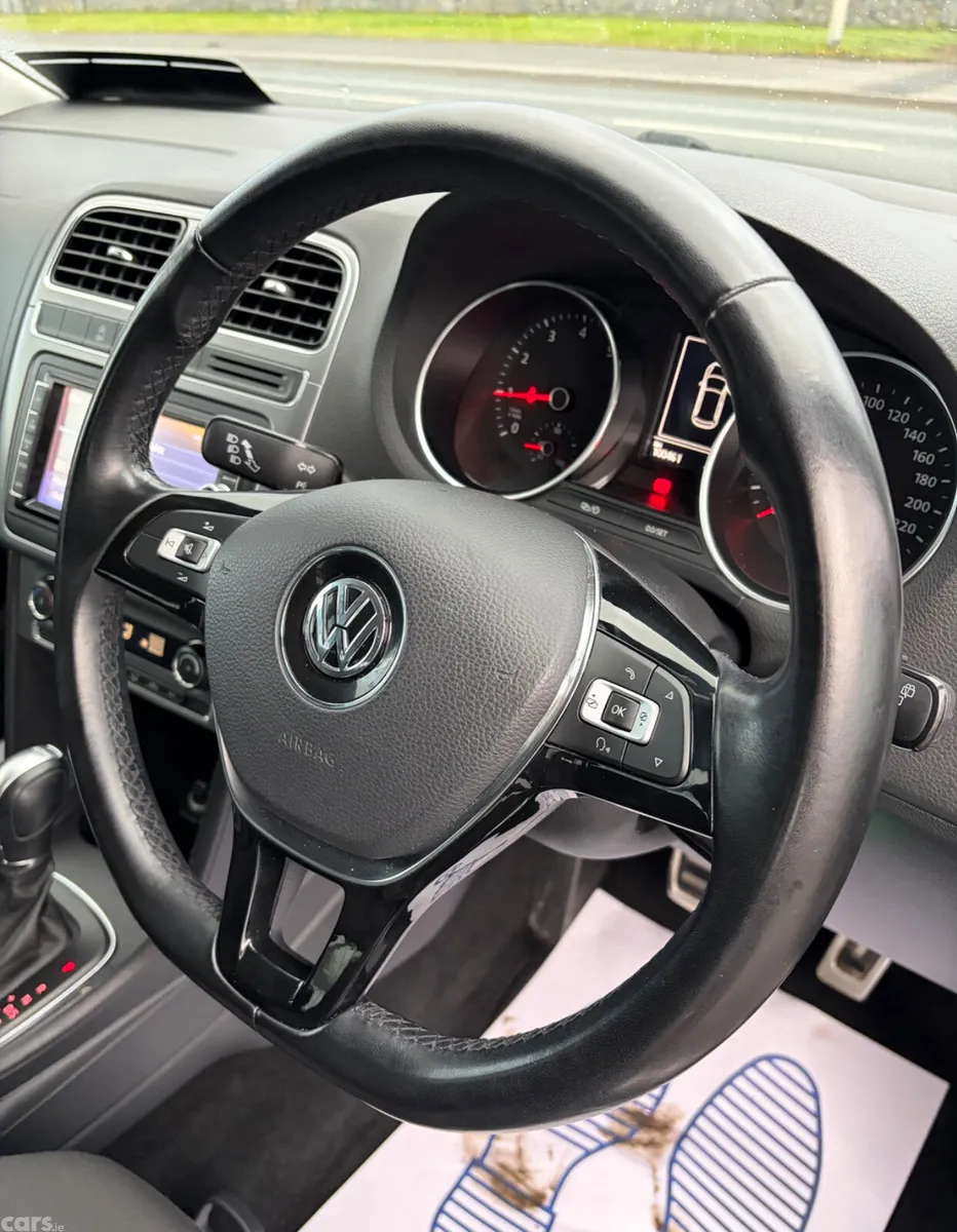 Volkswagen Polo Hatchback, Petrol, 2016, Blue
