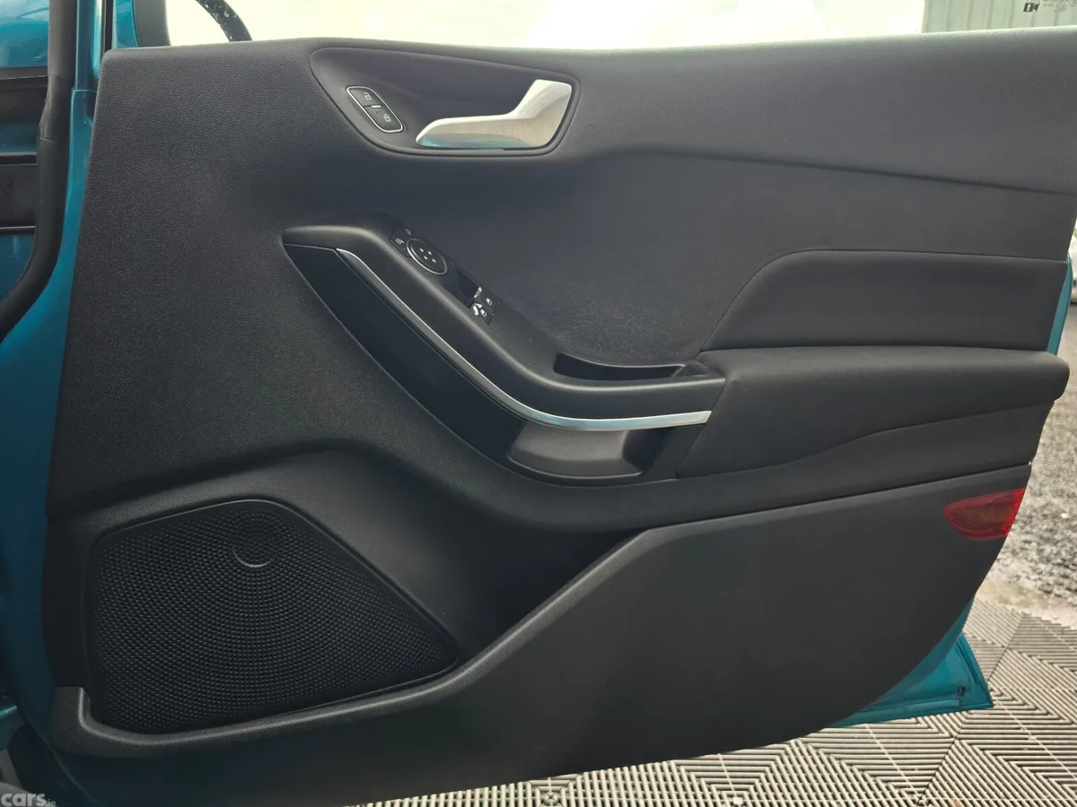 Ford Fiesta Hatchback, Petrol, 2018, Blue