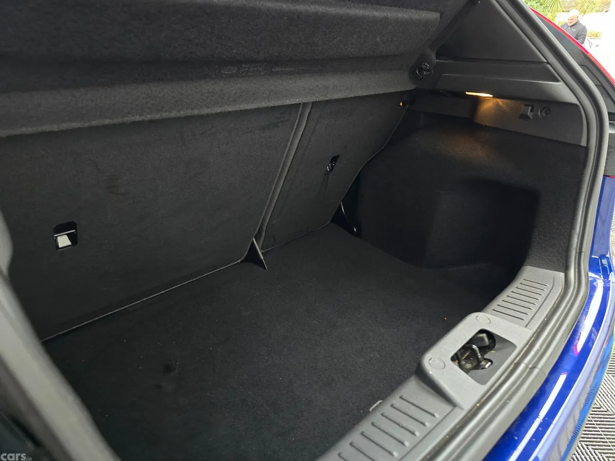 Ford Fiesta Hatchback, Petrol, 2017, Blue