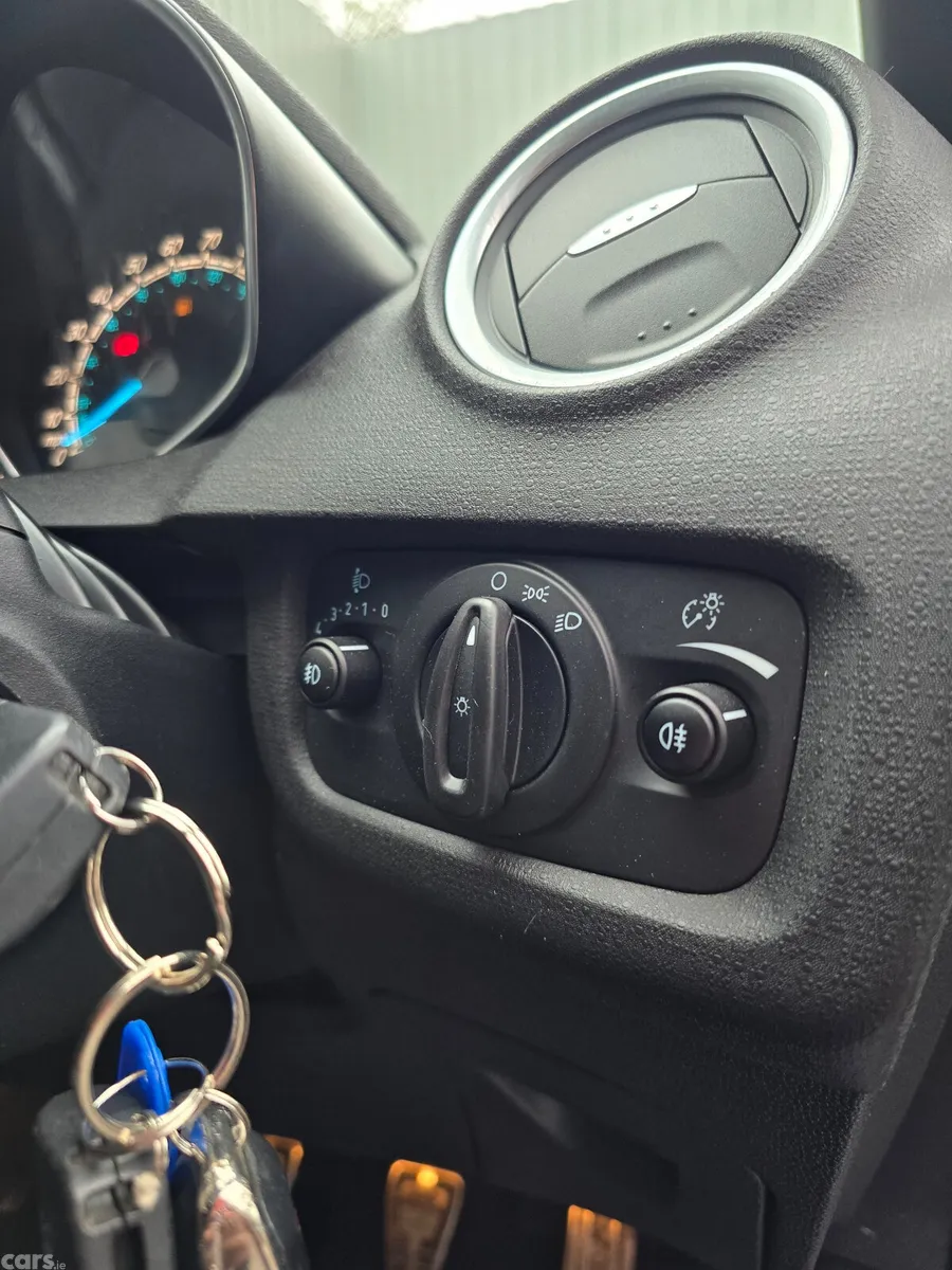 Ford Fiesta Hatchback, Petrol, 2017, Blue