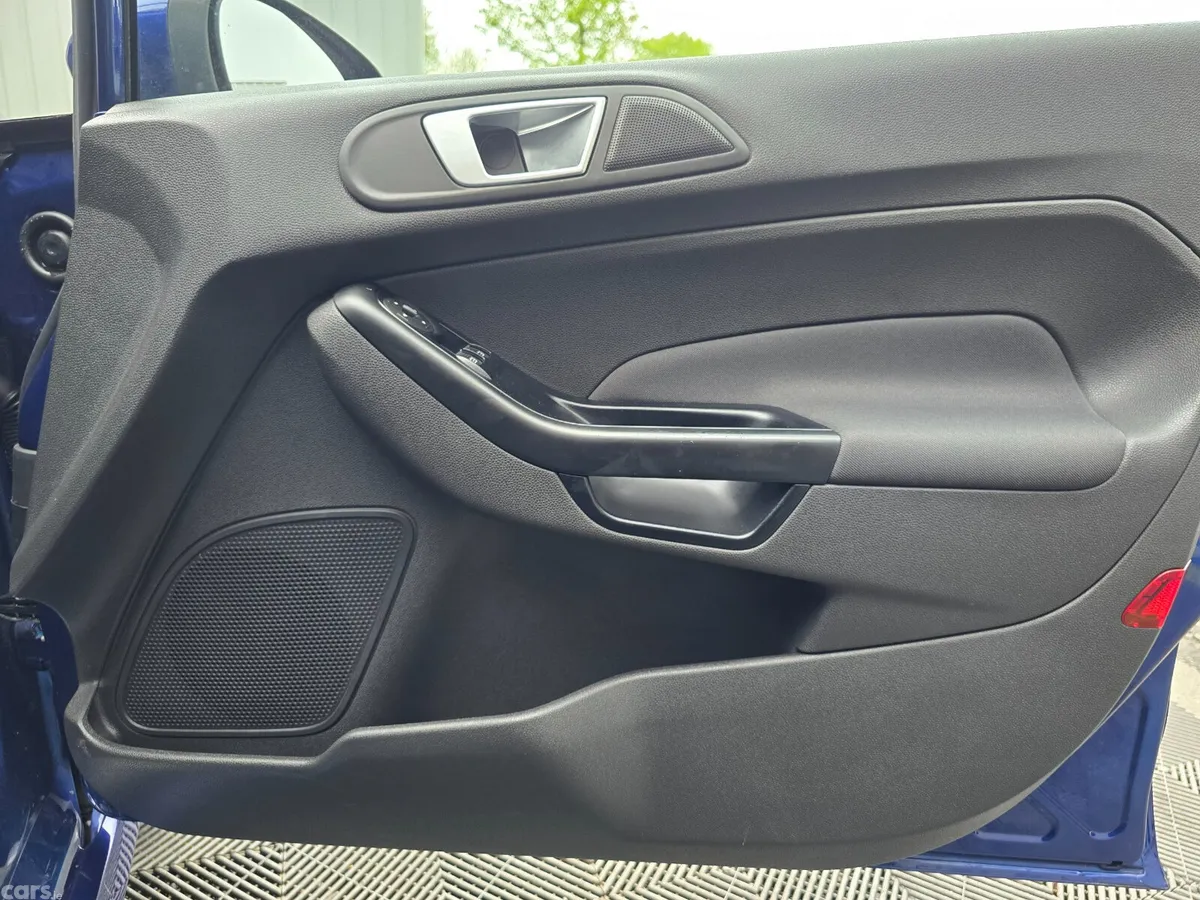 Ford Fiesta Hatchback, Petrol, 2017, Blue