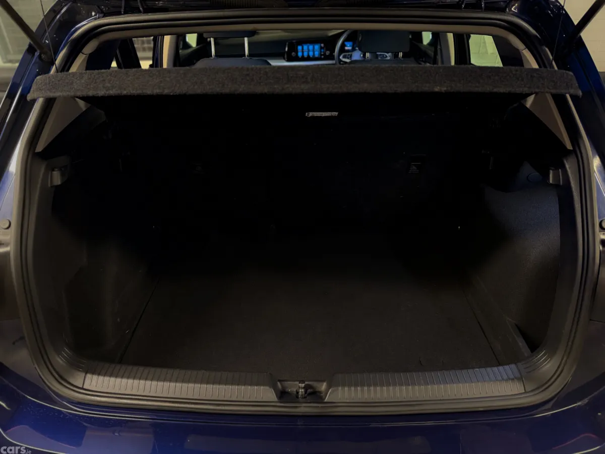 Volkswagen Golf Estate, Petrol, 2021, Blue