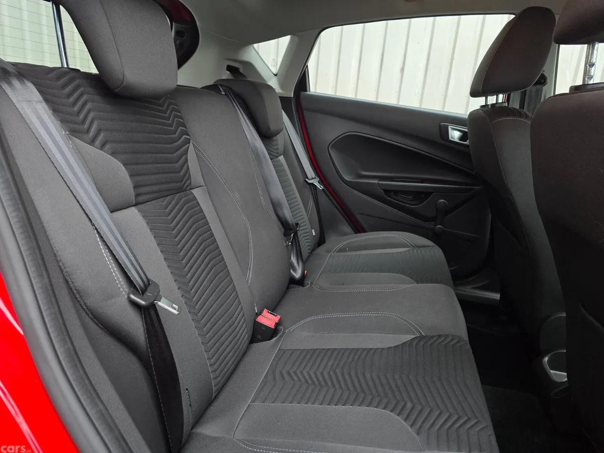 Ford Fiesta Hatchback, Petrol, 2017, Red