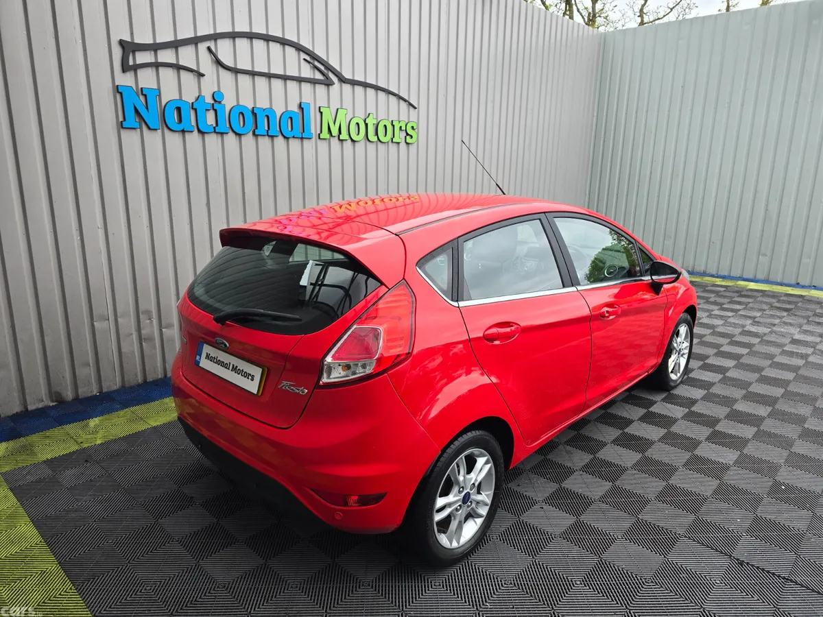 Ford Fiesta Hatchback, Petrol, 2017, Red