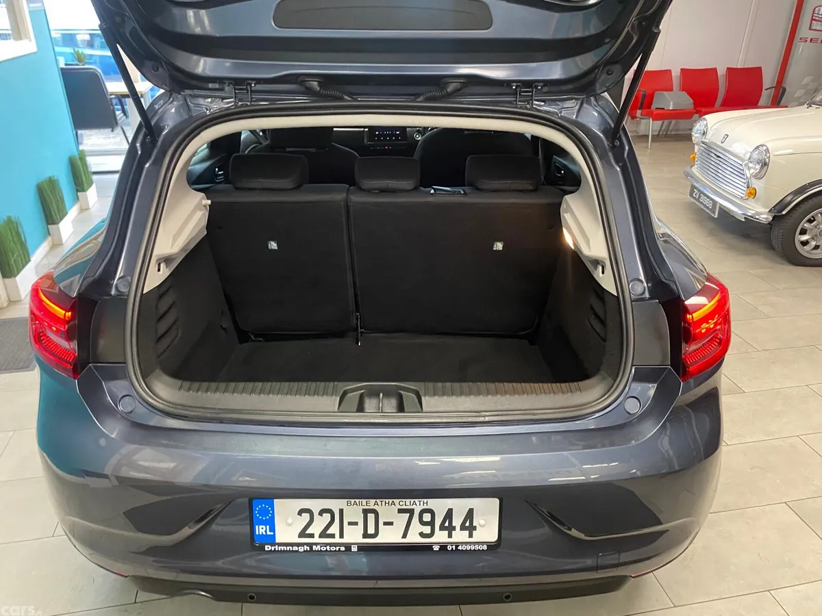 Renault Clio Hatchback, Petrol, 2022, Grey