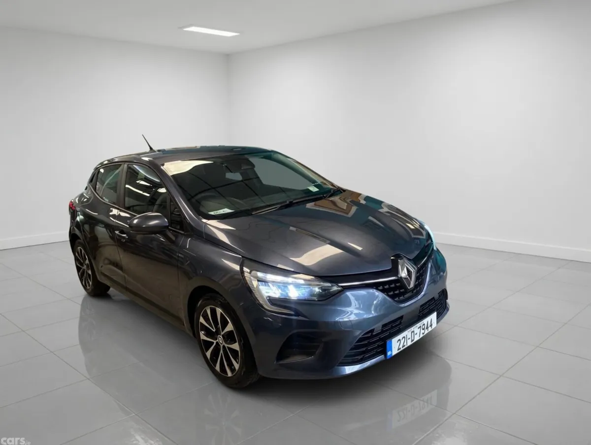 Renault Clio Hatchback, Petrol, 2022, Grey
