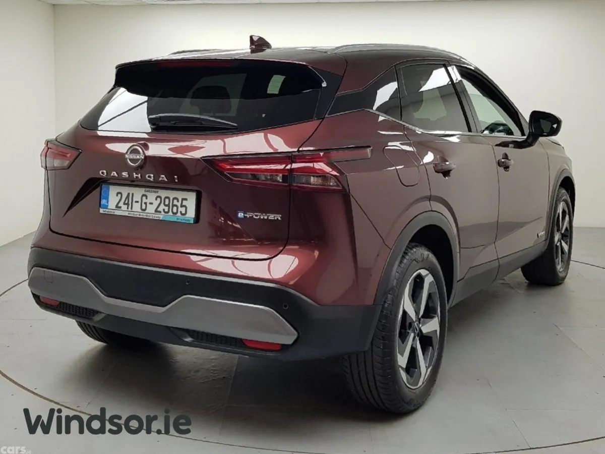 Nissan Qashqai MPV, Petrol, 2024, Red