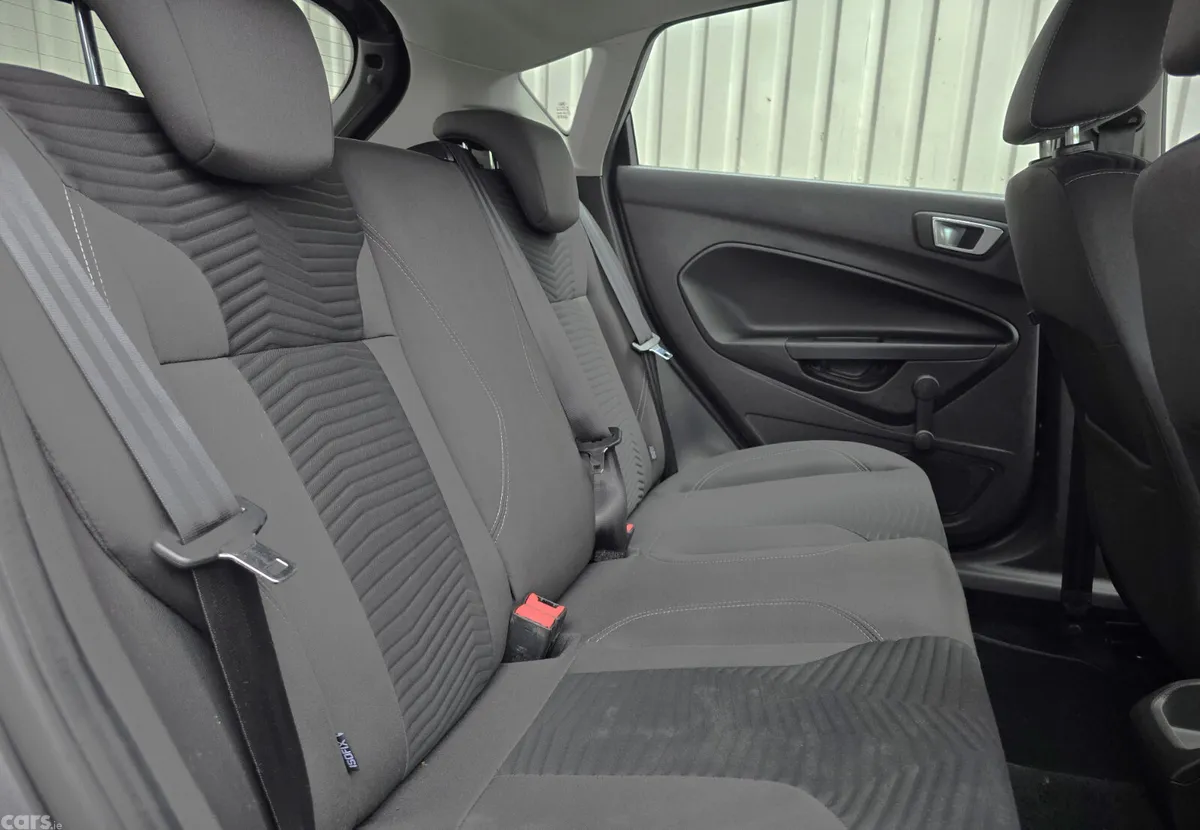 Ford Fiesta Hatchback, Petrol, 2016, Grey