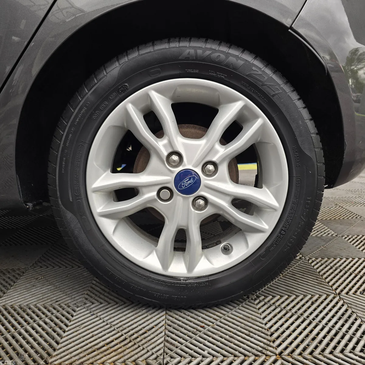 Ford Fiesta Hatchback, Petrol, 2016, Grey