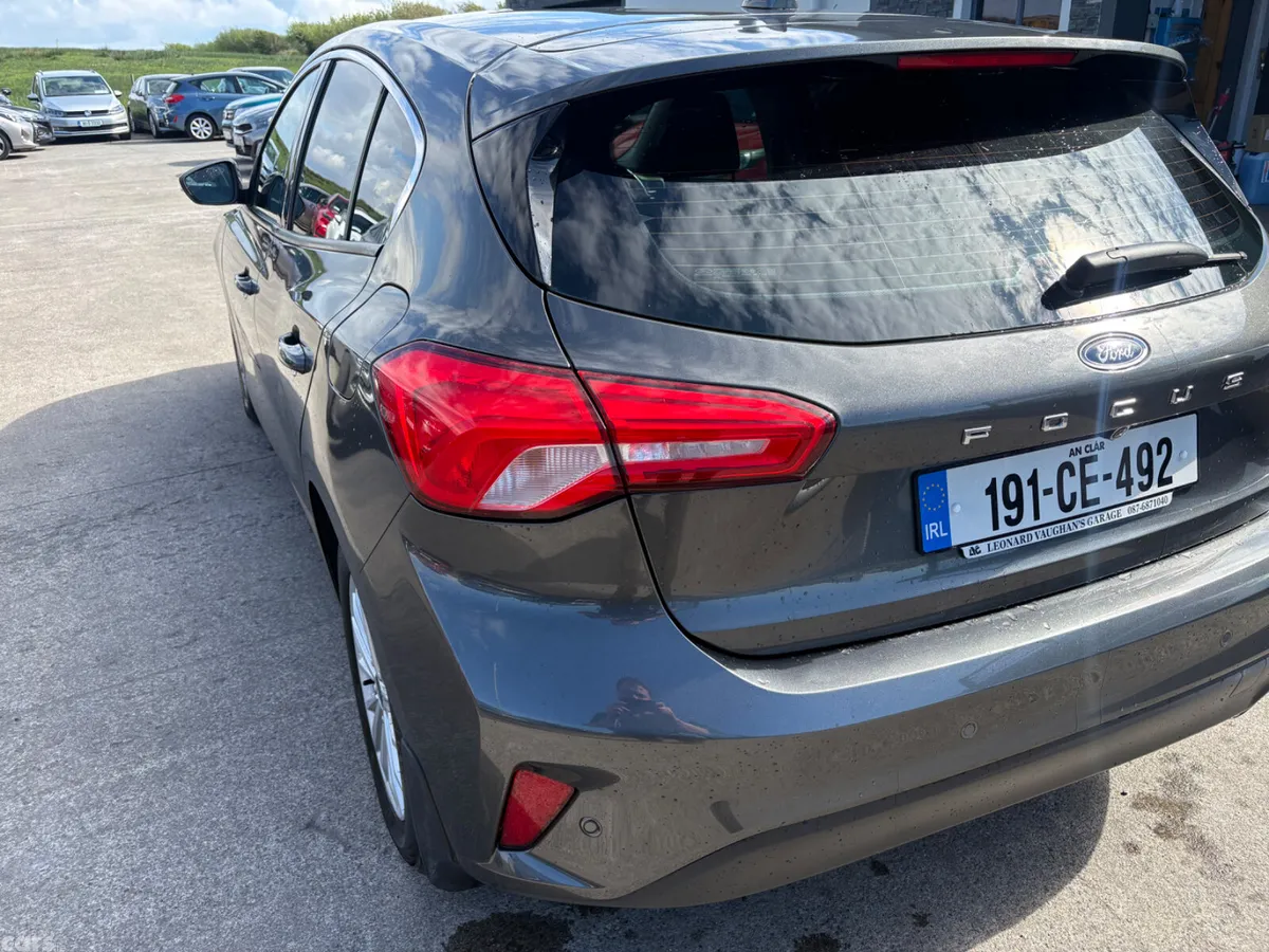 Ford Focus Hatchback, Petrol, 2019, Grey