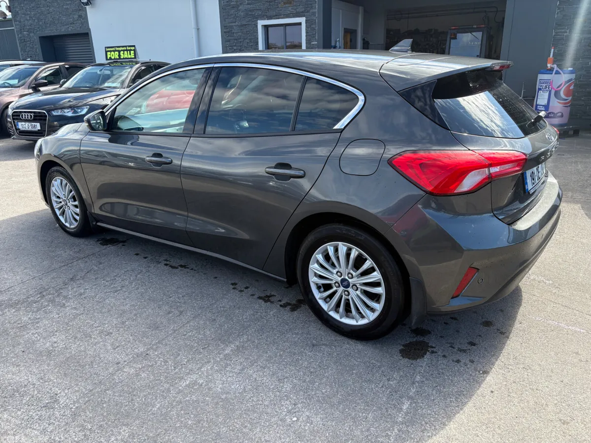 Ford Focus Hatchback, Petrol, 2019, Grey