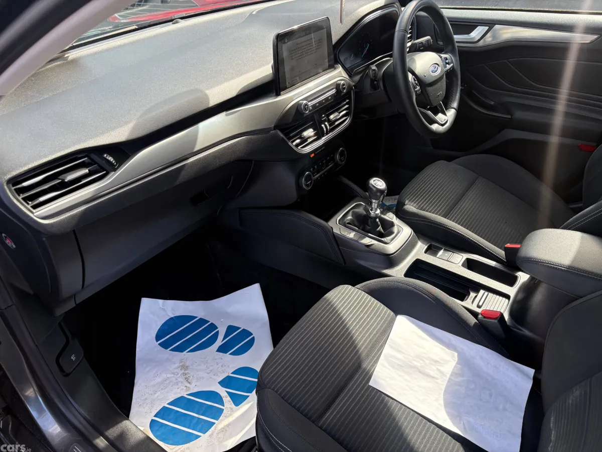 Ford Focus Hatchback, Petrol, 2019, Grey