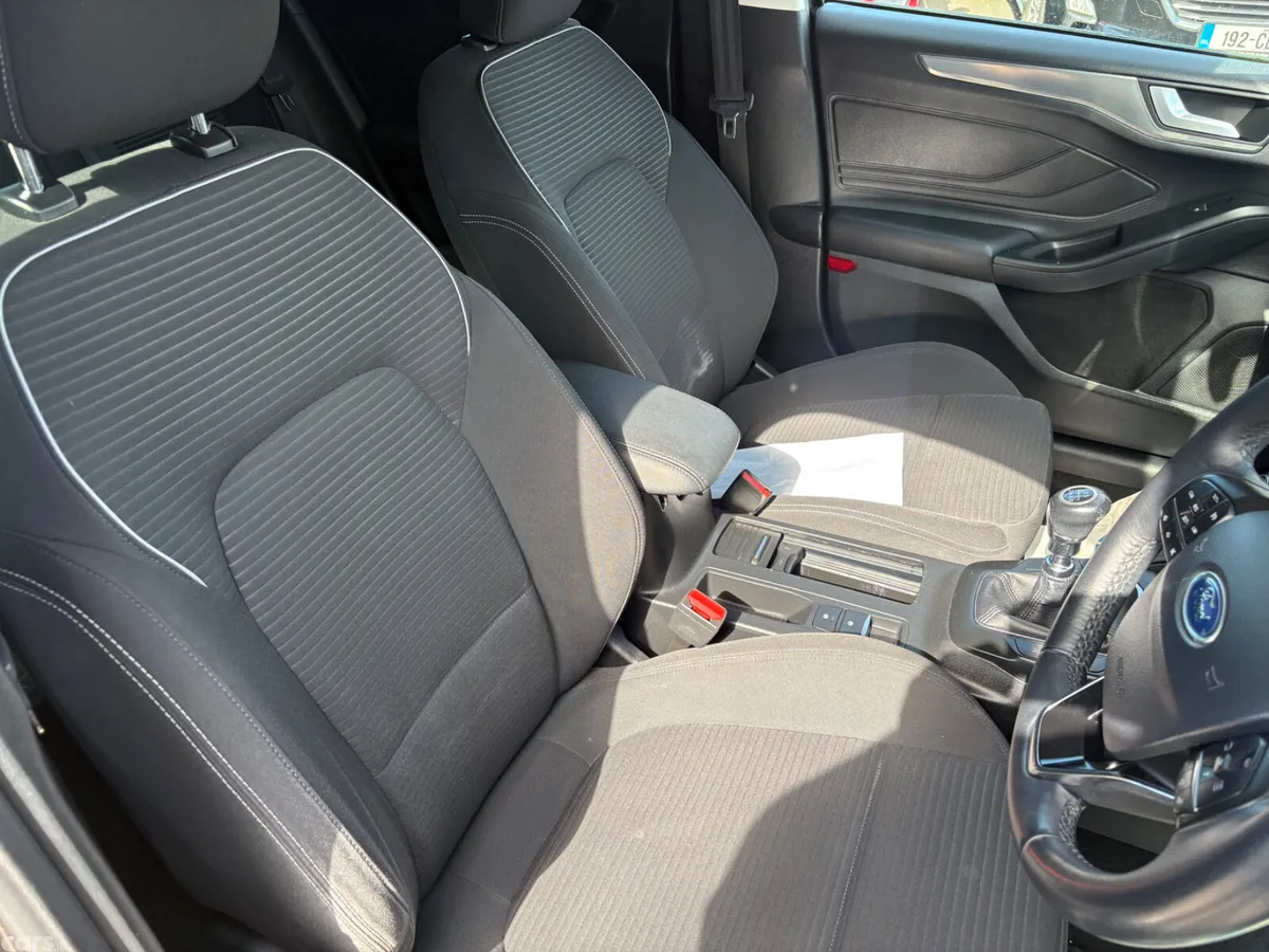 Ford Focus Hatchback, Petrol, 2019, Grey
