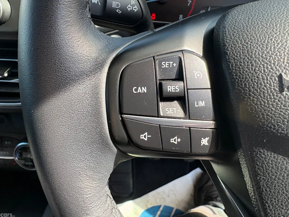 Ford Focus Hatchback, Petrol, 2019, Grey