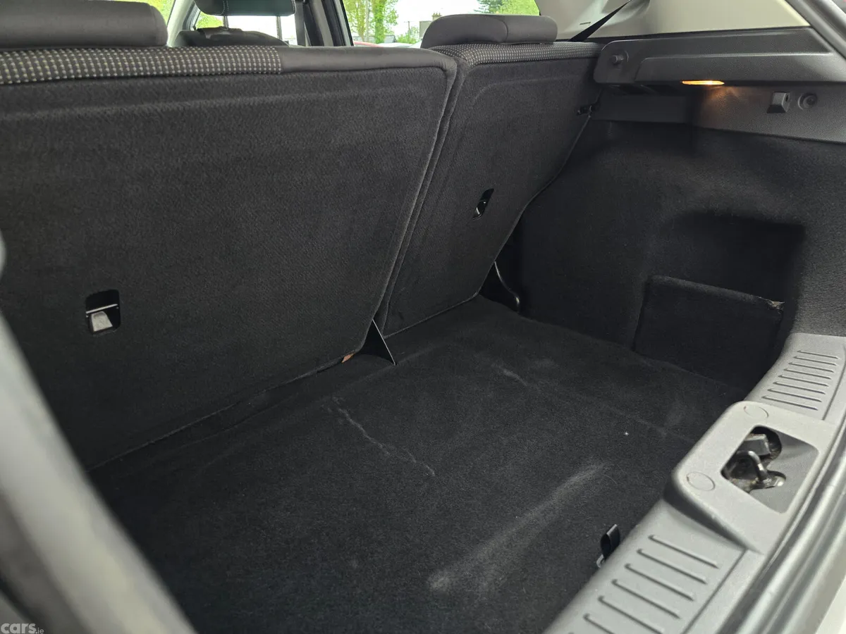 Ford Fiesta Hatchback, Petrol, 2015, Silver