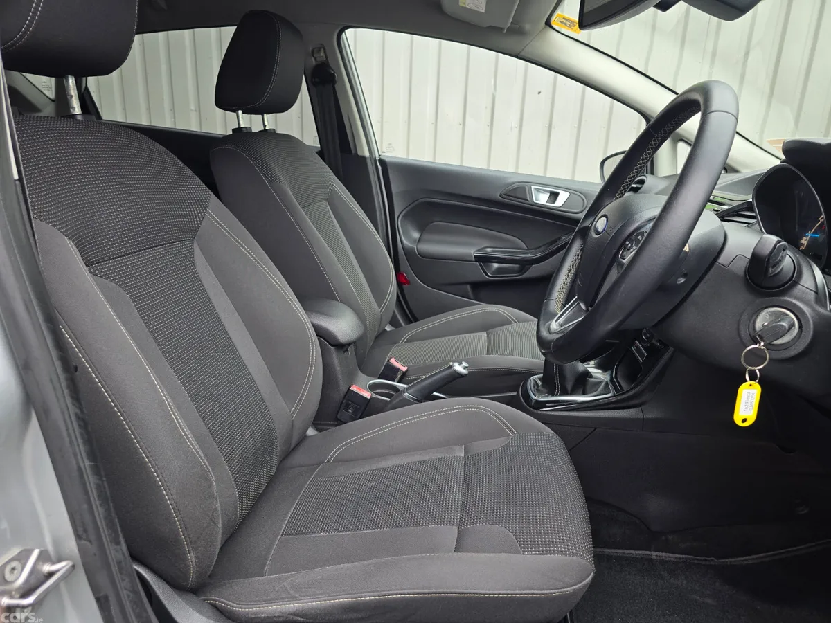 Ford Fiesta Hatchback, Petrol, 2015, Silver