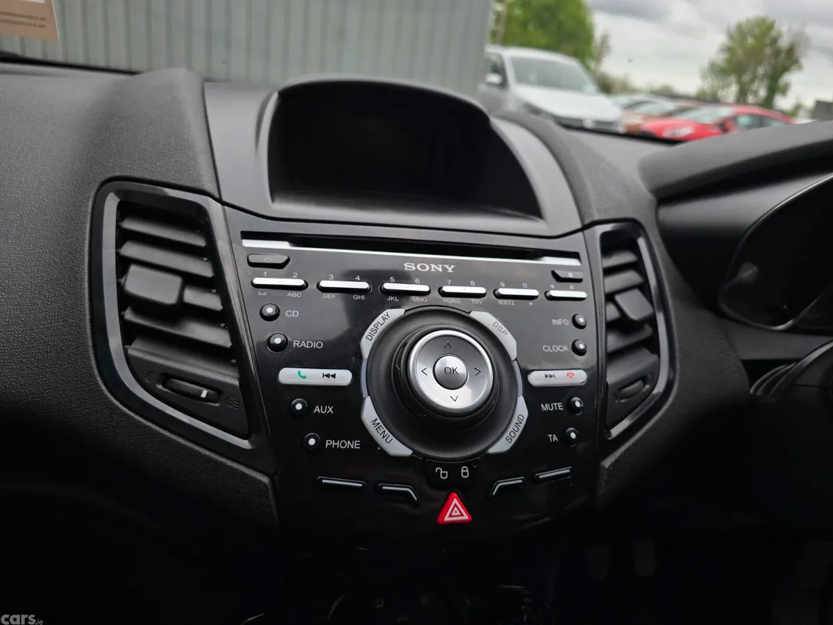 Ford Fiesta Hatchback, Petrol, 2015, Silver