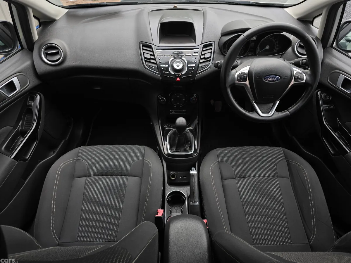 Ford Fiesta Hatchback, Petrol, 2015, Silver