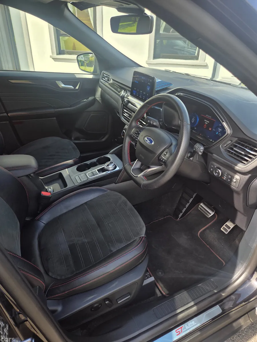 Ford Kuga SUV, Petrol Hybrid, 2024, Black