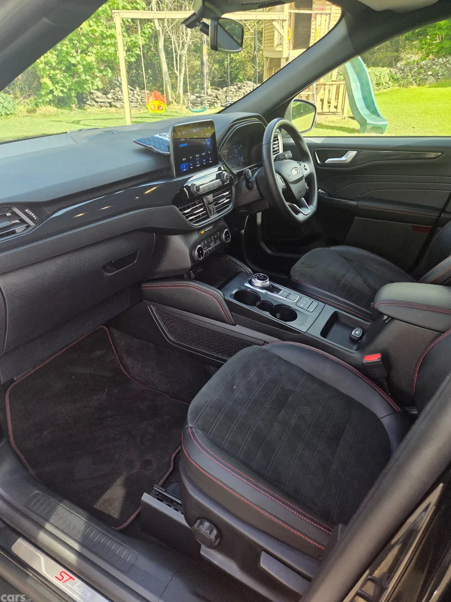 Ford Kuga SUV, Petrol Hybrid, 2024, Black
