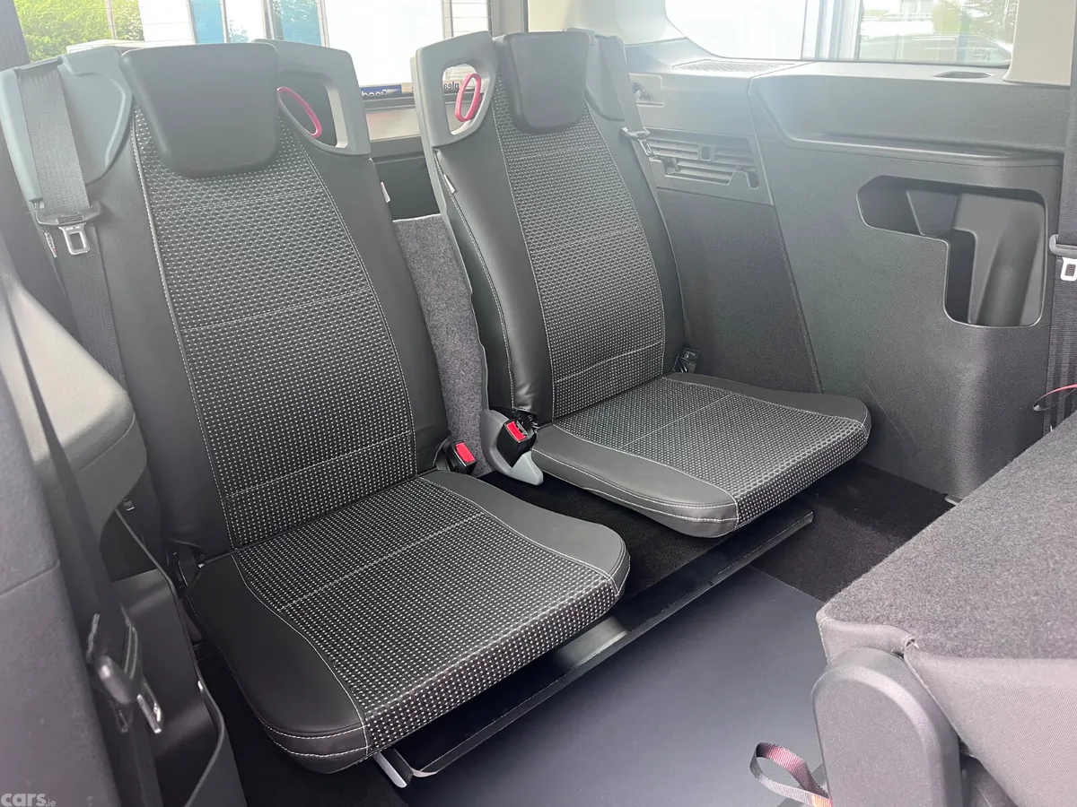 Ford Tourneo Connect MPV, Petrol Plug-in Hybrid, 2026, Silver
