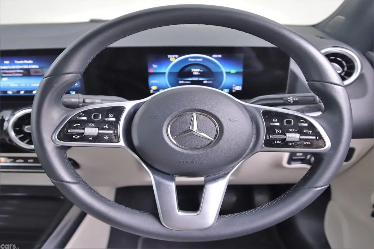 Mercedes-Benz GLA SUV, Diesel, 2022, Grey