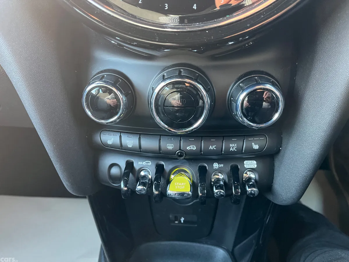 Mini Electric Hatchback, Electric, 2022, Black