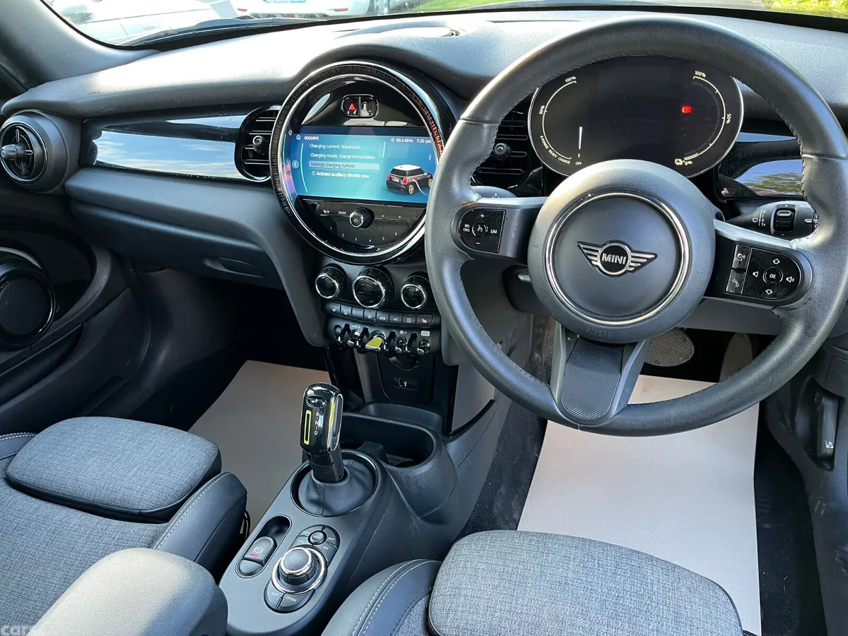Mini Electric Hatchback, Electric, 2022, Black