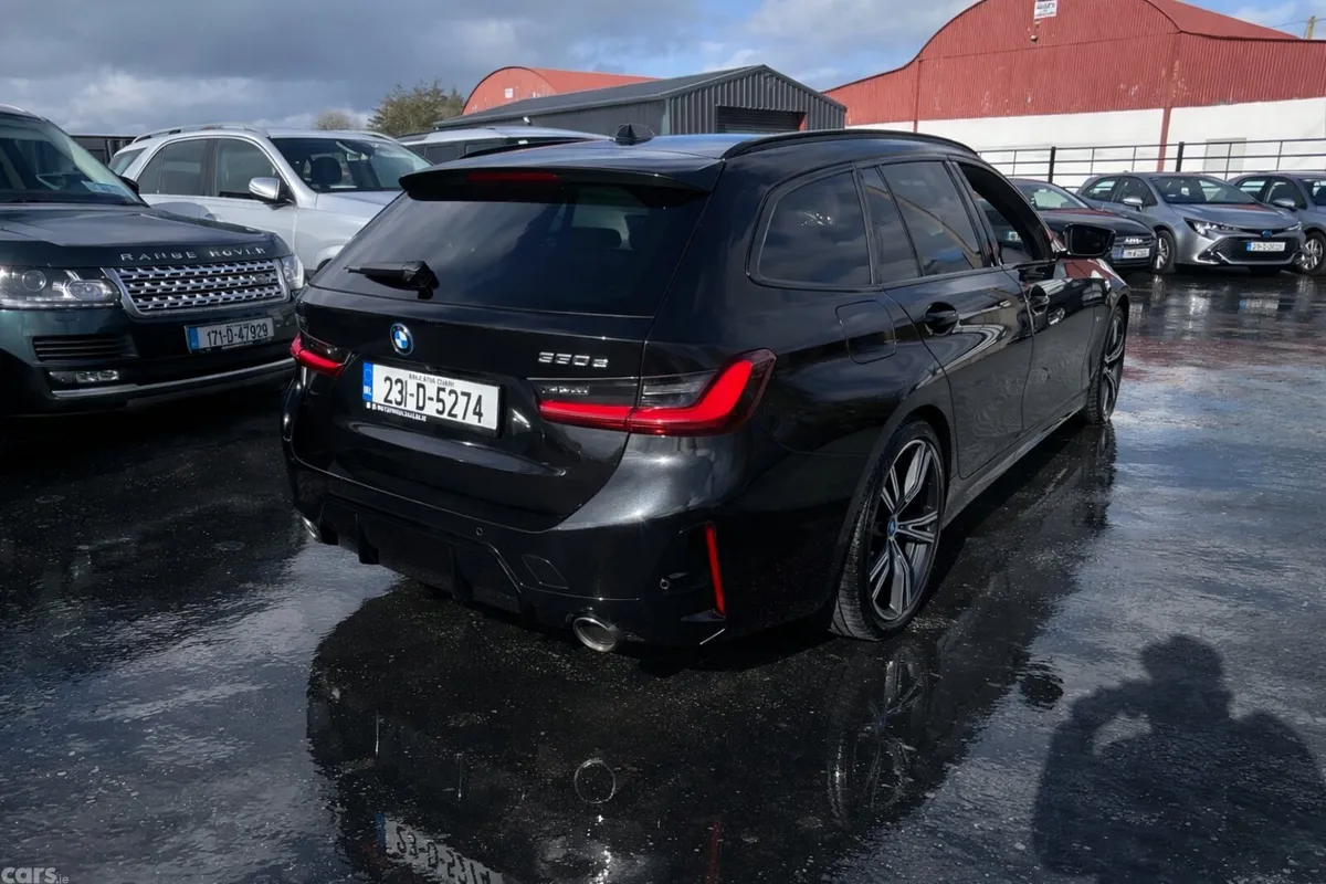 BMW 3-Series Estate, Petrol Plug-in Hybrid, 2023, Black