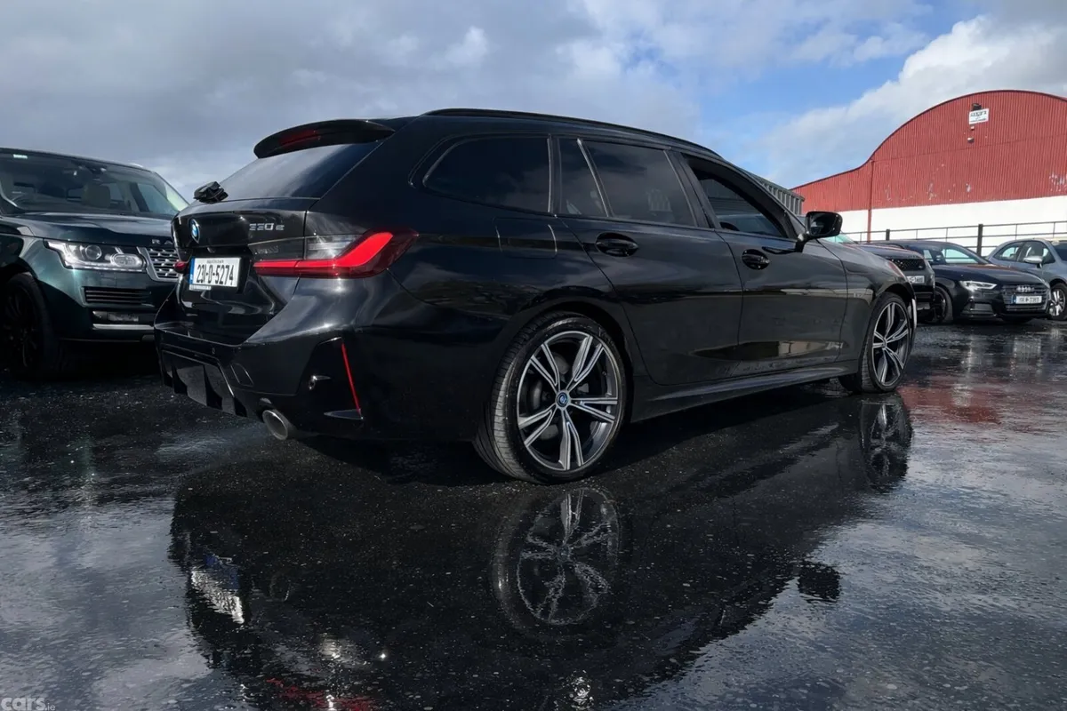 BMW 3-Series Estate, Petrol Plug-in Hybrid, 2023, Black