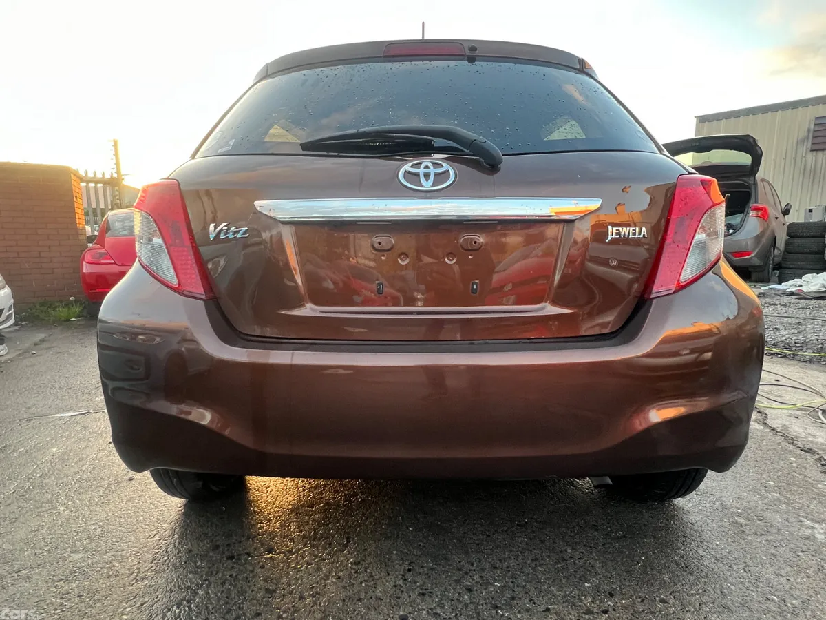 Toyota Vitz Hatchback, Petrol, 2014, Brown