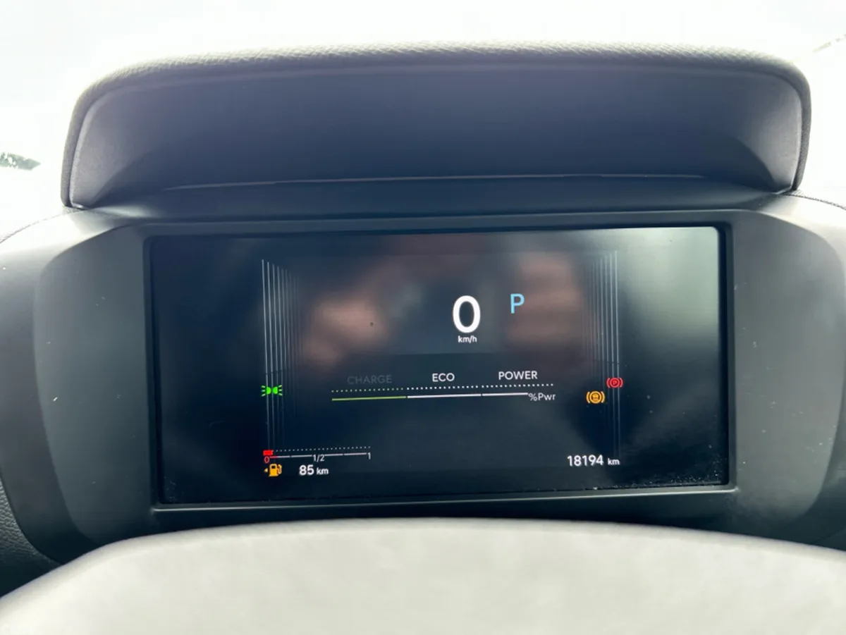 Citroen C4 Hatchback, Petrol Hybrid, 2025, Red