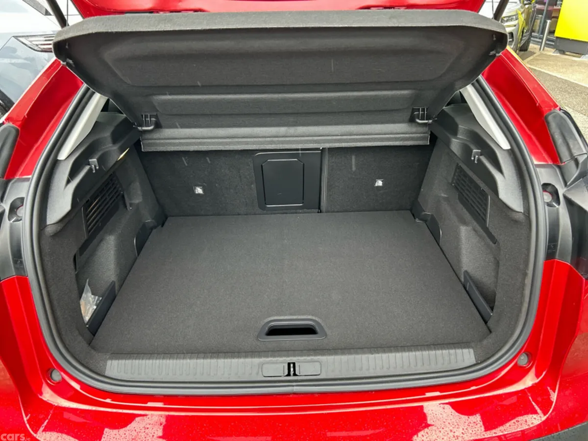 Citroen C4 Hatchback, Petrol Hybrid, 2025, Red