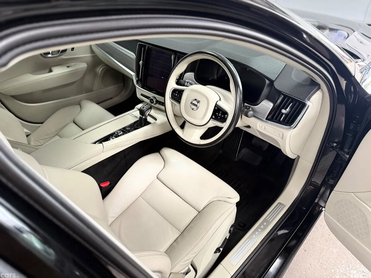 Volvo S90 Saloon, Diesel, 2021, Black