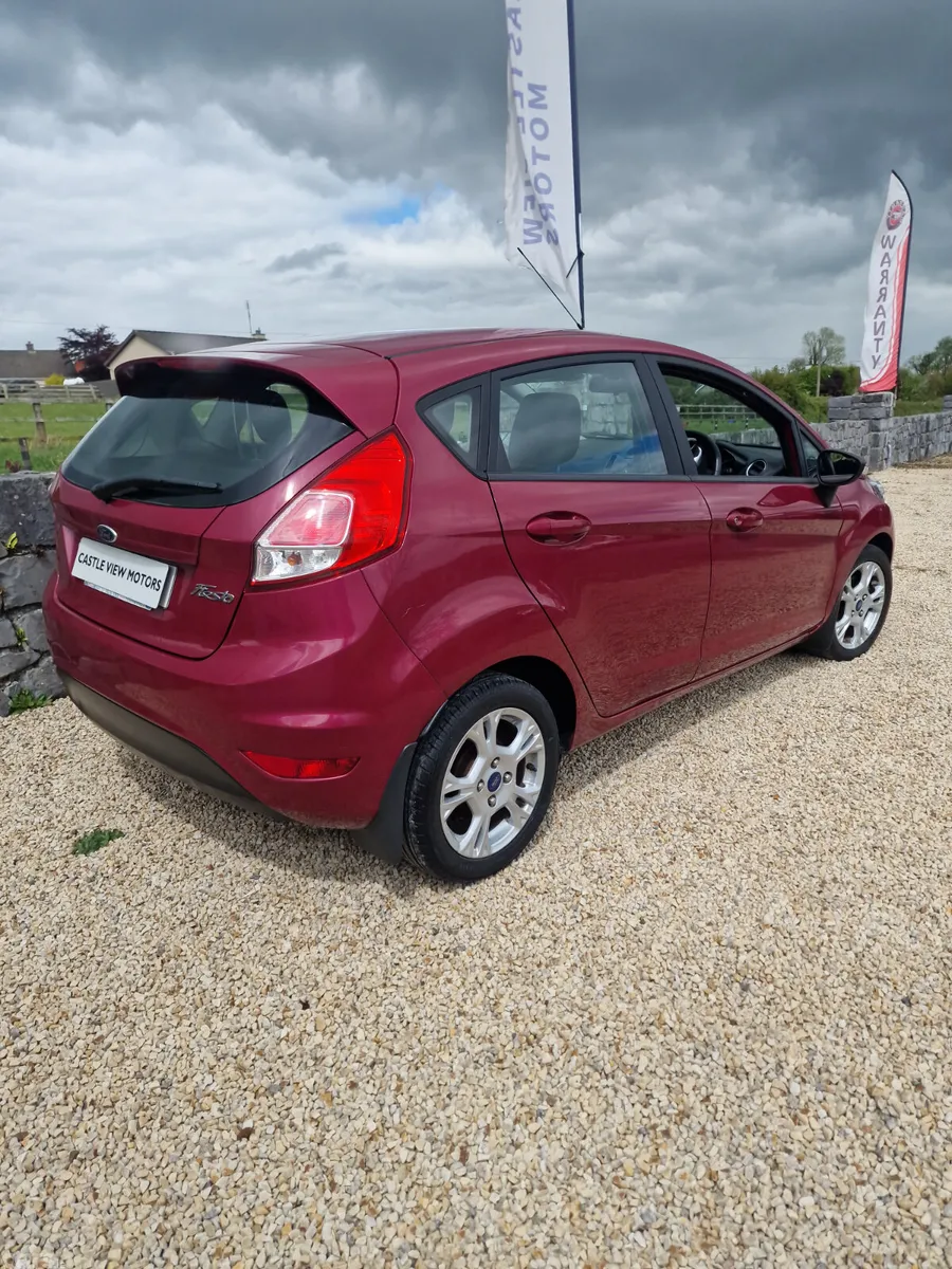 Ford Fiesta Hatchback, Petrol, 2014, Red