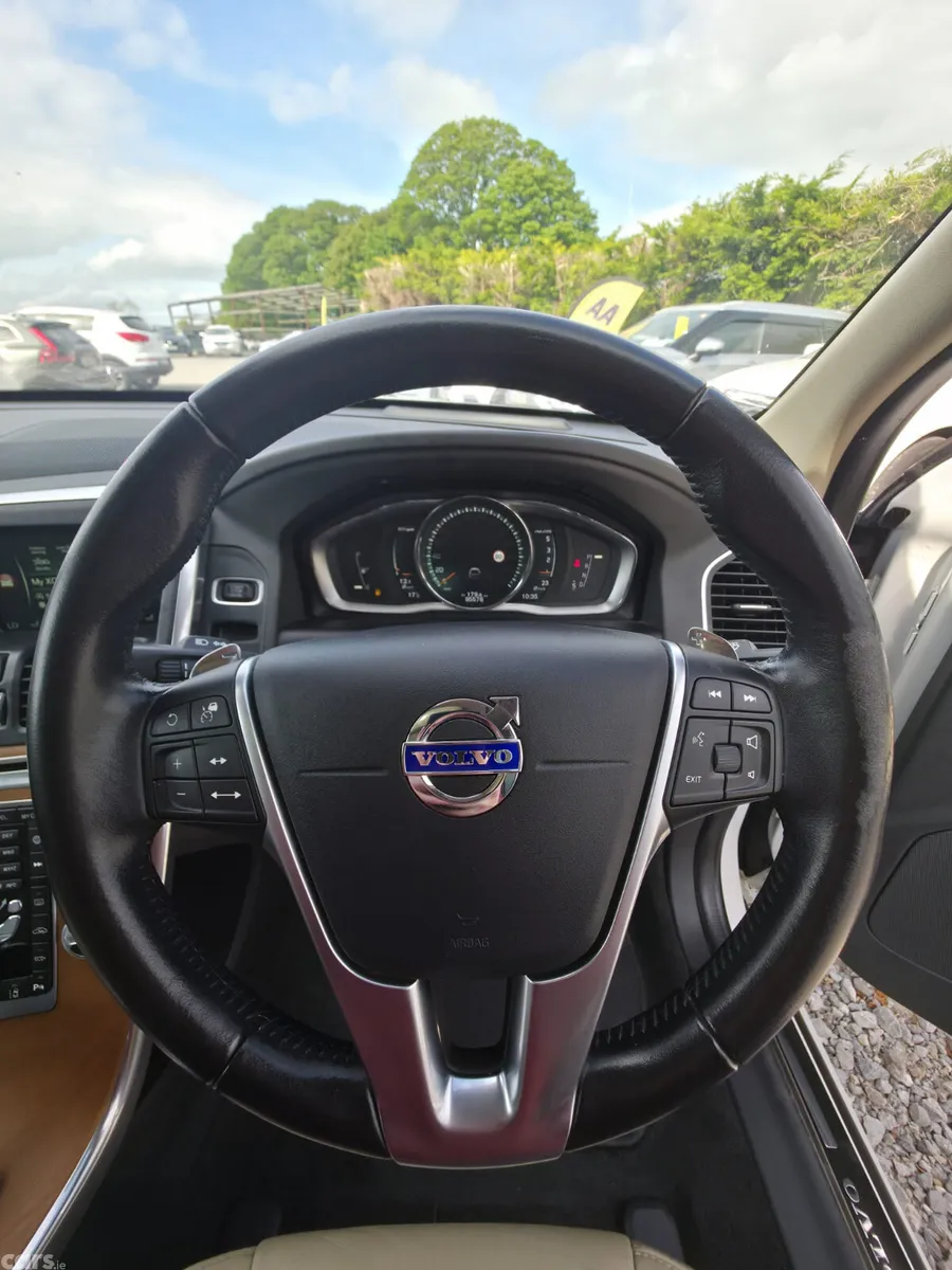 Volvo XC60 SUV, Diesel, 2016, White