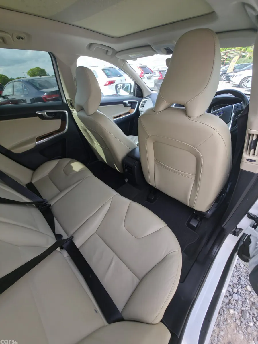 Volvo XC60 SUV, Diesel, 2016, White